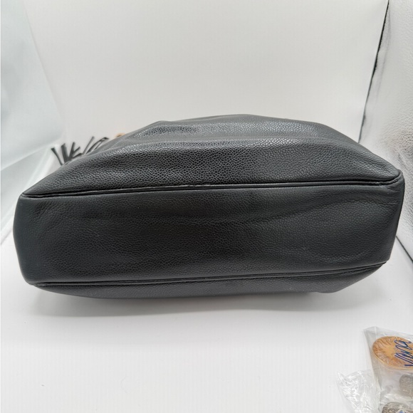 CHANEL Authentic Caviar Tote Bag - Picture 13 of 16